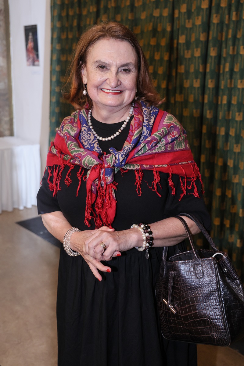 Herečka Eva Holubová si na sociálních sítích tu a tam posteskla, že se svojí postavou není spokojená. Nyní si ale fanoušci všímají její změny. Postava je štíhlejší a obličej jasnější. Důvod? Jednoduchý. Jde především o zdraví. Herečka otevřeně přiznala, že ji ke změně životního stylu inspirovala světoznámá česká modelka a kamarádka Pavlína Pořízková.