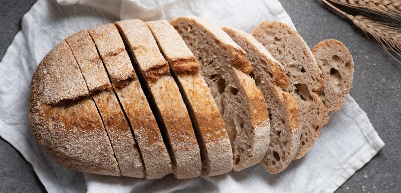 Chléb je jedním z nejstarších a nejdůležitějších potravinářských výrobků.