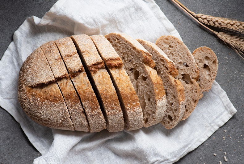 Chléb je jedním z nejstarších a nejdůležitějších potravinářských výrobků.