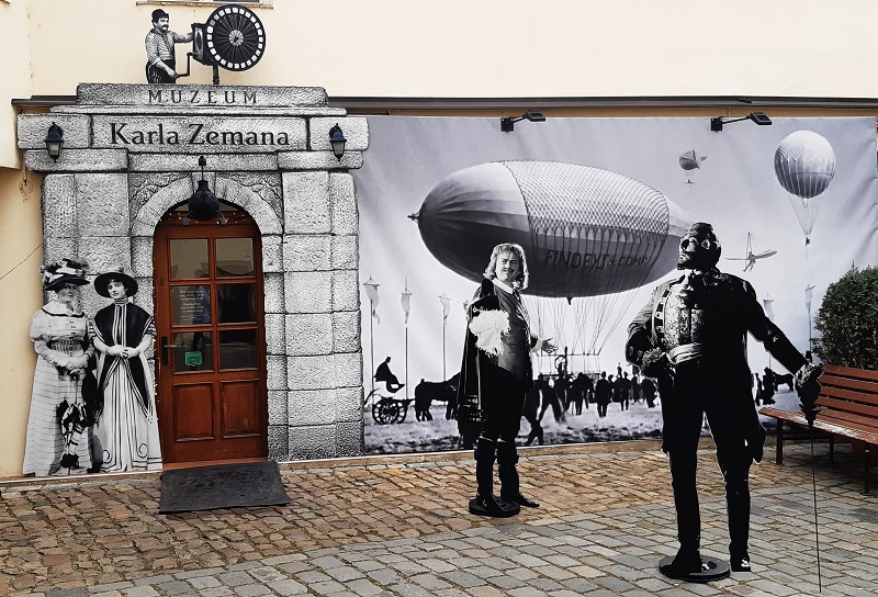Vchod do Muzea Karla Zemana. 