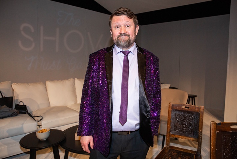 Karel Zima se změnil. 