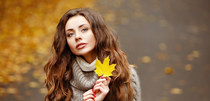 Podzim je období, kdy naše vlasy dostávají zabrat.