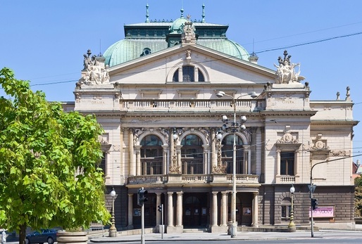 Plzeňské divadlo je nejen uměleckou institucí, ale i aktivním hráčem na kulturní mapě města. 
