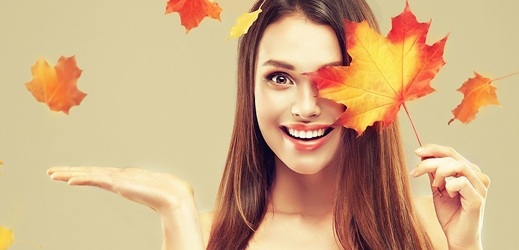 Sychravé počasí, vítr, nižší vlhkost vzduchu i přechody ze zimy do tepla znamenají pro naši pleť zátěž.