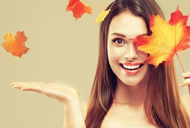 Sychravé počasí, vítr, nižší vlhkost vzduchu i přechody ze zimy do tepla znamenají pro naši pleť zátěž.