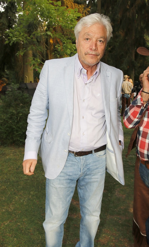 Jen málokdo by to řekl, ale slovenský herec s uhrančivým pohledem se potýkal s vadou řeči: ráčkoval. Zpočátku se Juraj Kukura tvářil, že mu to nevadí, ale profese, která si žádá dokonalou řeč, ho nakonec přinutila navštívit logopedii a nepříjemné vady se díky tomu zbavil.