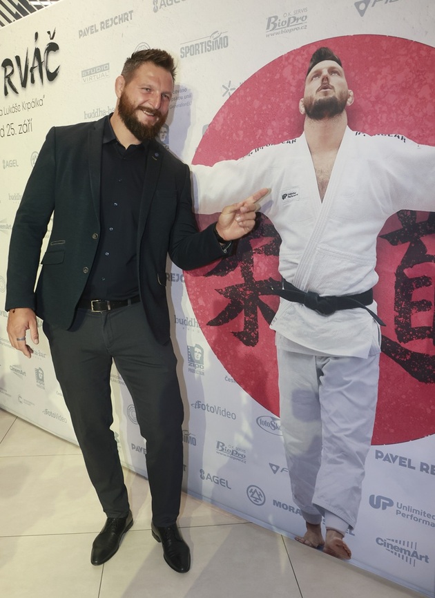 Olympijský šampion, který se stal legendou. Nový film Jemný rváč sleduje cestu Lukáše Krpálka od první zlaté medaile až po triumf v nejtěžší váhové kategorii. Pokora, síla a odhodlání změnily pohled i samotných japonských mistrů juda.