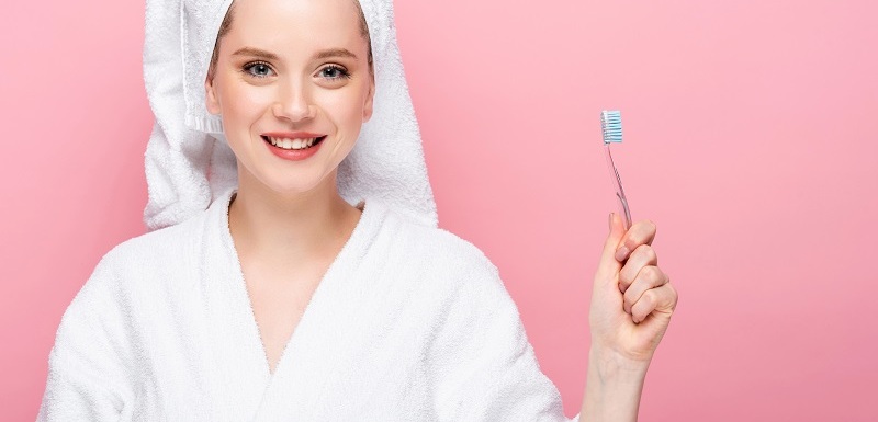 Rovnoměrná péče o chrup je klíčem ke zdravým zubům.