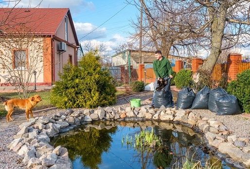 Za vaši práci vám jezírko poděkuje čistou vodou a čilým životem pod hladinou.