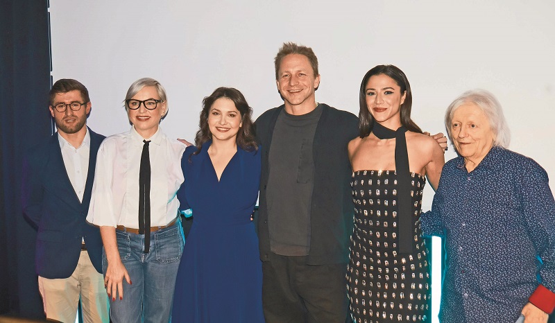 Pártlová zazpívá vedle řady slavných kolegů. 