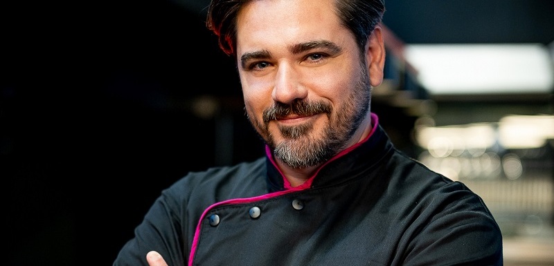 Vojtěch Kotek si zahrál v nové komedii šéfkuchaře. 