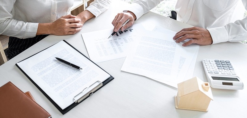 Dědické řízení, oficiálně nazývané řízení o pozůstalosti, je právní cesta k tomu, jak uspořádat majetek a závazky zemřelé osoby (zůstavitele).