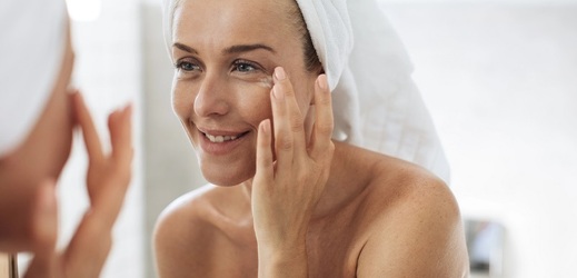 Kyselina glykolová se v péči o pleť nejčastěji používá jako exfoliační prostředek.