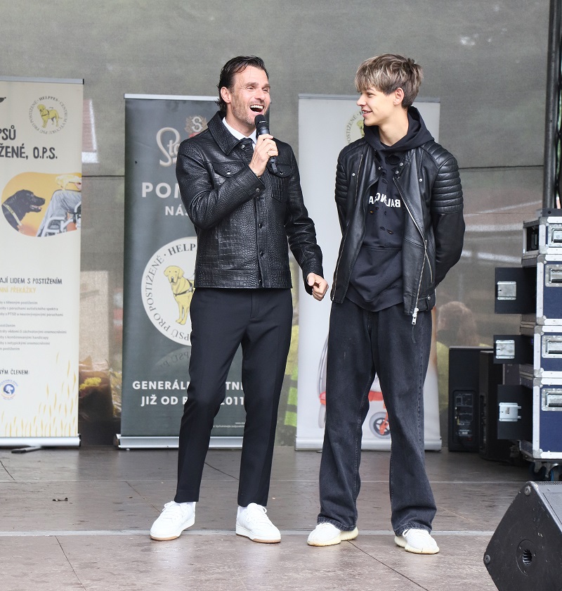 Moderátor se synem Matějem 