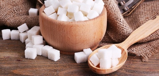 Z dačické rafinerie se kostky začaly dodávat také do Vídně pod názvem čajový cukr.