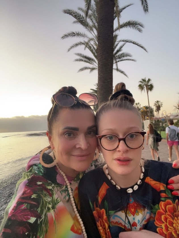 Herečka s dcerou Marinkou. 