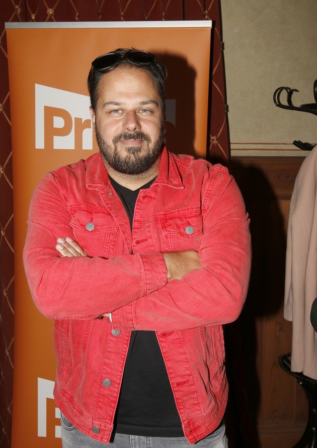 Zpěvák s kily navíc bojoval už dříve. 