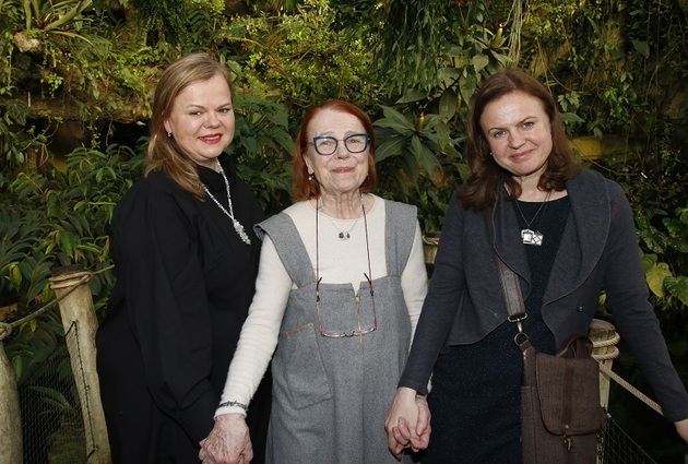 Iva Janžurová s dcerami Sabinou (vlevo) a Theodorou.