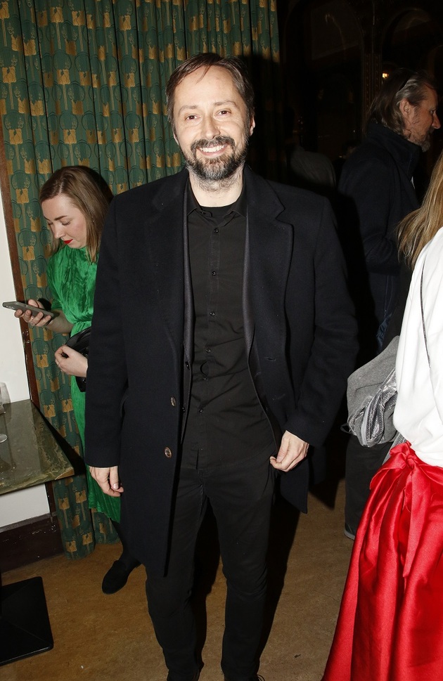 Svobodný a bezdětný herec Dejvického divadla o sobě rád říká, že je relikt devatenáctého století. Jaroslav Plesl si soukromí přísně střeží, ale v práci je ale mimořádně pilný a jde z role do role. Zvládne klidně osm filmů za rok a do toho čtyři seriály. V poslední době ztvárnil například německého plukovníka Wilhelma Grubera v seriálu Zlatá labuť. Celkově ho režiséři obsadili do filmů více než šedesátkrát a z těch loňských můžeme zmínit Cukrkandl, Fichtelberg či Vyšehrad Dvje. Letos ho čeká natáčení dalších sedmi filmů!