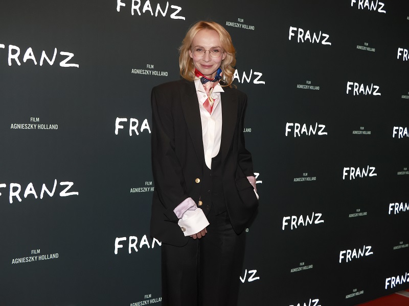 Herečka Jana Plodková sice nezapadá do kategorie herců malých rolí, protože její stopa v české kinematografii je výrazná, ale rozhodně patří mezi velmi pracovité herečky. Je v angažmá v Divadle Na zábradlí a ve filmech i seriálech se objevuje pravidelně. Jen v minulém roce ji diváci mohli vidět ve filmech Bubák a Karavan či v seriálech Případy mimořádné Marty, Mladá krev, Vraždy v kraji nebo v pohádce Záhada strašidelného zámku. Od roku 2006 si zahrála ve více než 30 snímcích.