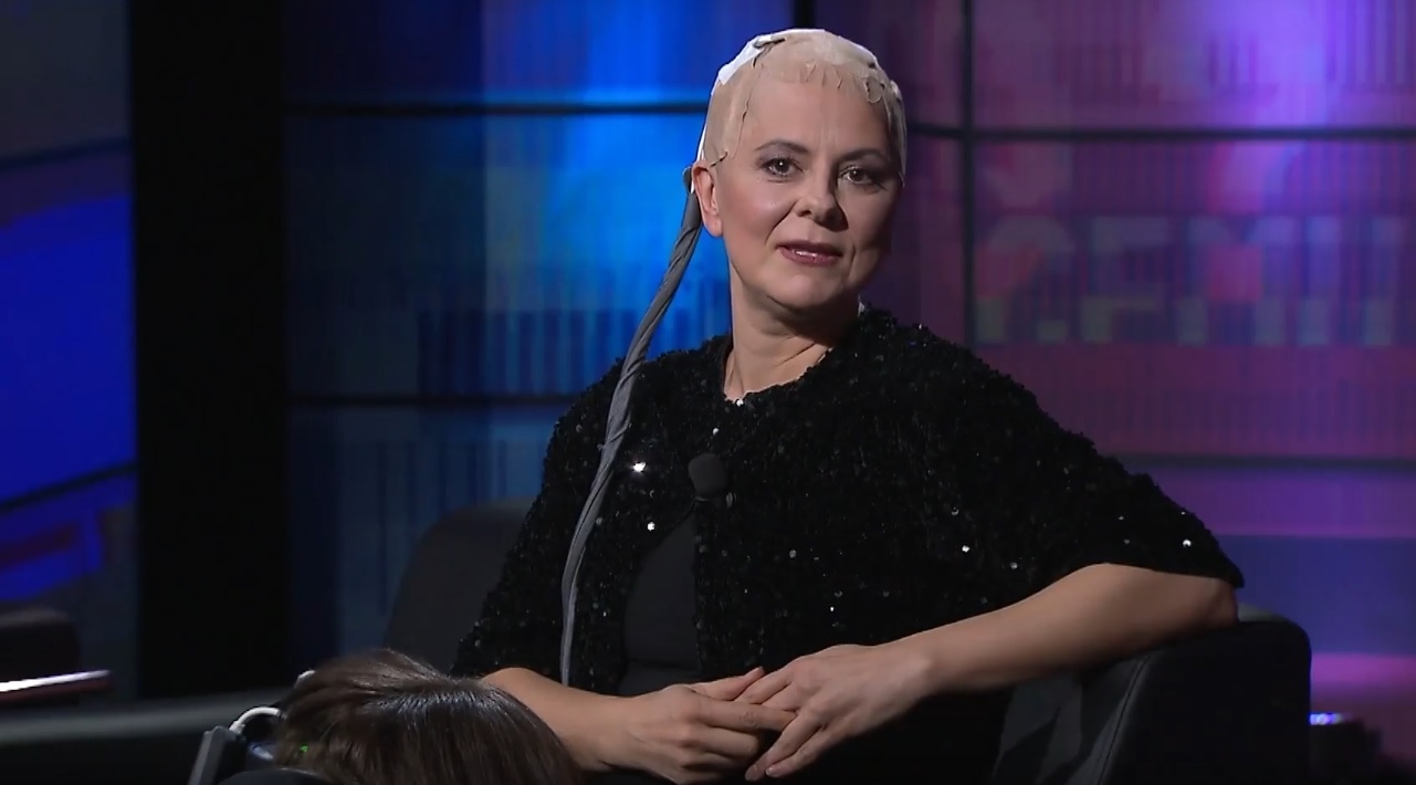 Moderátorka v show 7 pádů Honzy Dědka. 