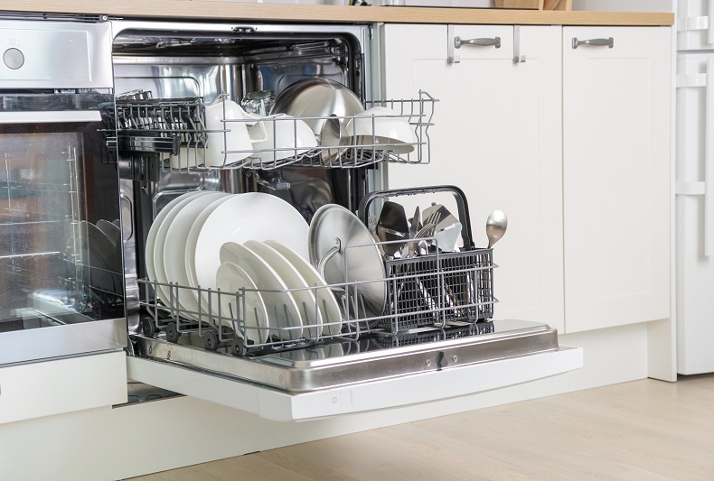 První motorem poháněná myčka nádobí vznikla v americkém státě Illinois roku 1886. 