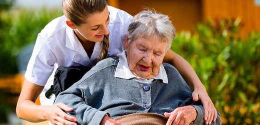 Opatrovnictví vzniká vždy rozhodnutím soudu. 