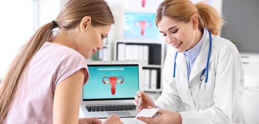  Stárnutí vajíček urychluje například nadměrné pití alkoholu.