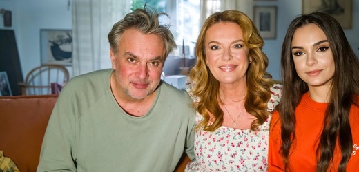 Benešová a Matonoha před kamerou. Natočili společný videoklip