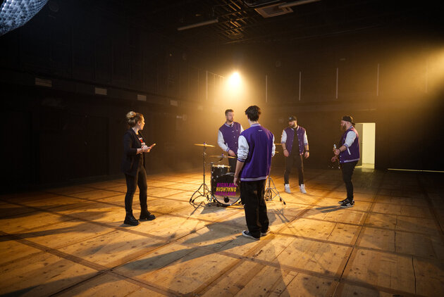 Kovářová a Highland vydávají videoklip. Na co v něm poukazují?