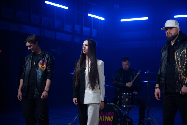 Kovářová a Highland vydávají videoklip. Na co v něm poukazují?