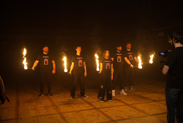 Kovářová a Highland vydávají videoklip. Na co v něm poukazují?