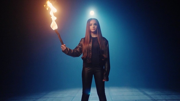 Kovářová a Highland vydávají videoklip. Na co v něm poukazují?