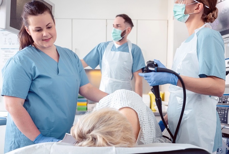 Kolorektální karcinom je zhoubný nádor vznikající nejčastěji ze sliznice tlustého střeva nebo konečníku. 