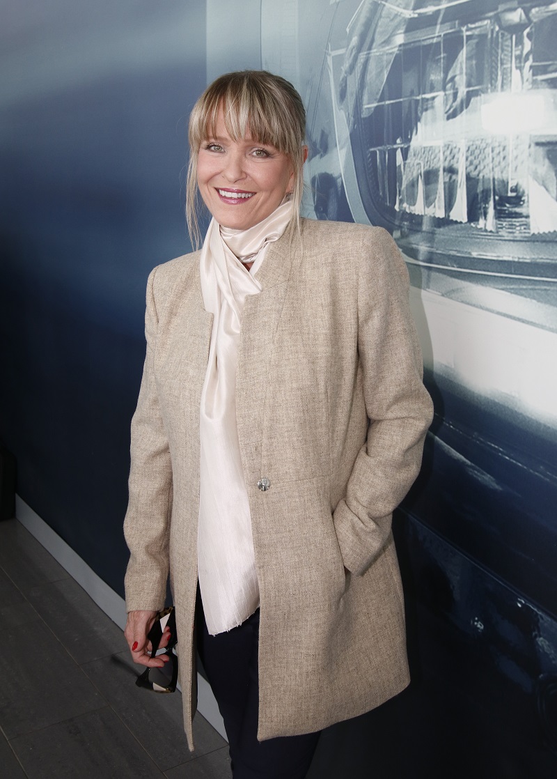 Herečka s francouzskými kořeny Chantal Poullain způsobila dopravní nehodu v roce 2003. K incidentu došlo na kruhovém objezdu v Olomouci a vážně zranila dva lidi. "Jsem vinna od A až do Z. Bohužel to už nemůžu vrátit a budu s tím muset žít do konce života. Přiznávám svoji chybu, že jsem jela rychle. Ale odmítám, že bych před jízdou pila alkohol,“ řekla tehdy Poullain, která se posléze dohodla se zraněnou dvojicí na skoro půlmilionovém odškodnění. Soud ji potrestal ročním vězením s šestnáctiměsíčním podmíněným odkladem a zákazem řízení na dvacet měsíců. "Jela jsem rychle a nedala přednost. Trest je namístě a já to tak beru," dodala herečka.