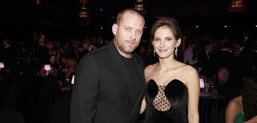 Jakub Prachař a Sara Sandeva jsou snoubenci.