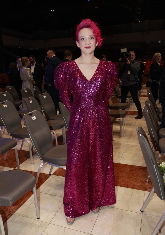 Když Tereza Mašková v roce 2023 oslňovala diváky svými tanečními kroky v soutěži StarDance, již tehdy zpěvačka, pro niž jsou typické růžové vlasy, bojovala s psychickým onemocněním zvaným bulimie, které se vyznačuje střídavým nutkáním přejídat se a pak se natrávené potravy zbavovat vyvoláváním zvracení či průjmu. S touto nemocí střídavě bojuje od svých čtrnácti let. Vše odstartovalo vystoupení v show Česko Slovensko má talent, po němž ji diváci kvůli tehdejší postavě zahrnuli negativními komentáři. Tereza začala pravidelně navštěvovat terapie, uvědomila si totiž, že nemoc sama nezvládne a chce si nechat pomoct. Sama se snaží svým příběhem pomáhat dívkám, které si prošly stejnými problémy jako ona. To vše zažila ještě před třetími kulatinami. Ty totiž oslaví až 11. dubna.