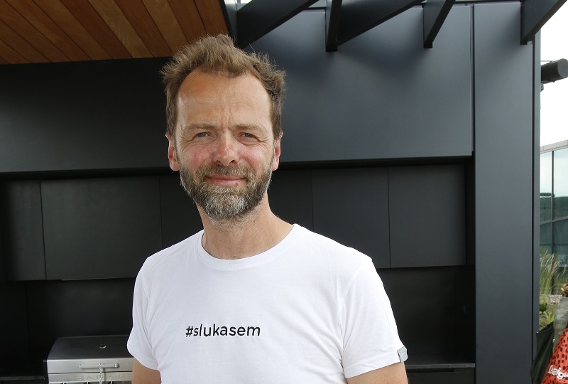 Lukáš Langmajer seká latinu