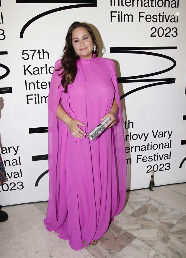 Dům přímo u lesa nedaleko Mělníka si herečka Jitka Čvančarová nemůže vynachválit. Za plotem vídá srnky a jeleny, zatímco na zahradě má ovce a berany. Nechová je k jídlu, nýbrž pro potěšení. Domácí zvířata navíc pojmenovává podle postav z Harryho Pottera. Beran tak dostal jméno Hagrid, kocour Ron Weasley.