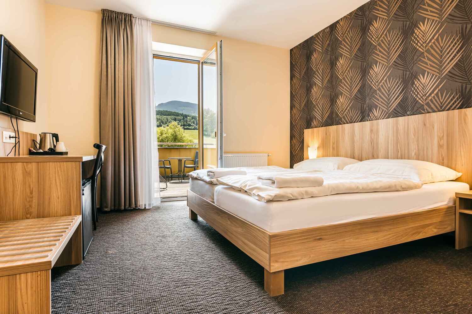 Tam, kde se hory potkávají: Objevte magické trojmezí z paluby hotelu Helios