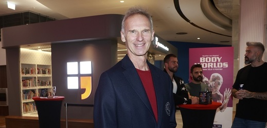 Pořad VIP svět vysílá TV BARRANDOV každý den v 19:55.