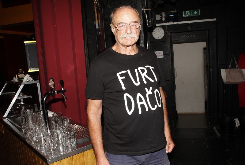 Pavel Nový má stále problémy s chůzí