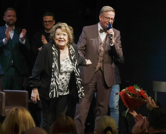 Jiřina Bohdalová si oslavu narozenin užila. 