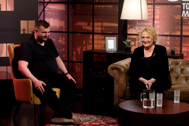 Regina Rázlová v Talkshow Tomáše Magnuska. 