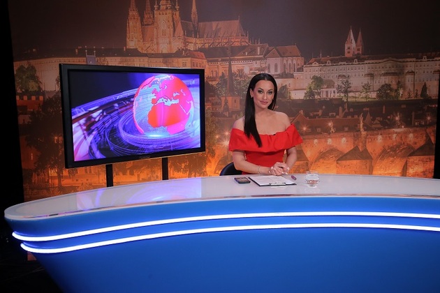 Nové studio Našich zpráv rozzářila Veronika Farářová. 