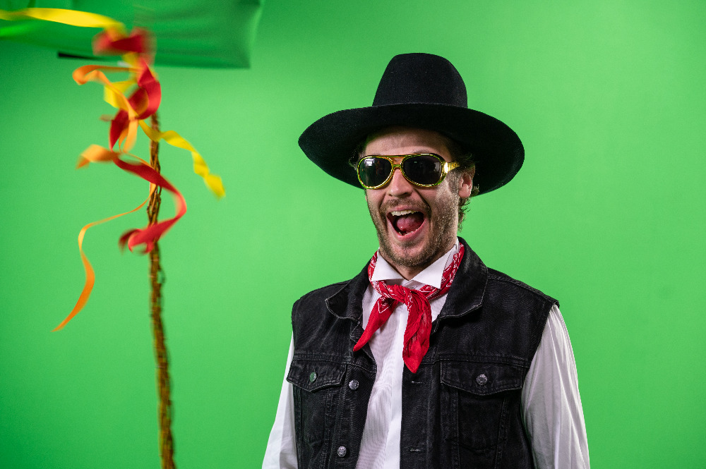 Lenošství má svou hymnu! Projekt Blbosti s Davidem vydává nový song a videoklip „Lenoch”