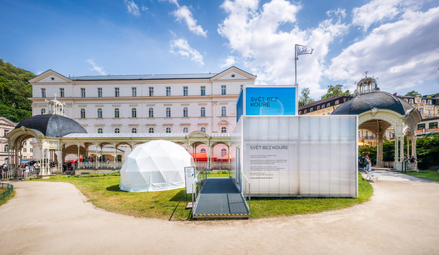 IQOS LOUNGE na KVIFF zve na letní program plný hudby, inspirace a novinek