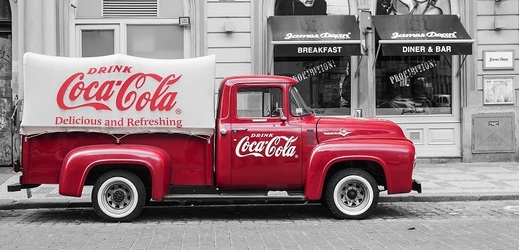 Coca-Colu vynalezl roku 1886 lékárník John Stith Pemberton v Atlantě.