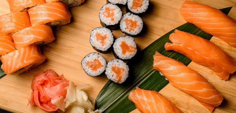 Historie sushi sahá několik století do minulosti a původně souvisela s konzervací ryb pomocí fermentované rýže.