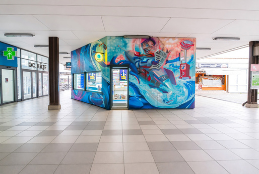Traficon proměnil prodejnu u metra Háje v městský landmark. Fasádu ozdobil originální mural 